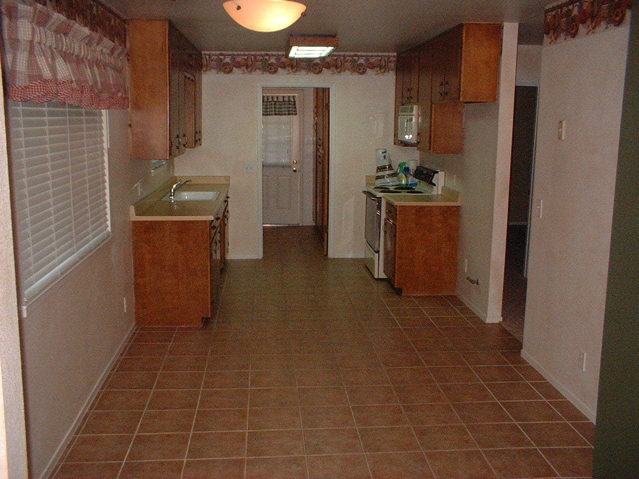 Dos Palos House: 16843 State Hwy 33