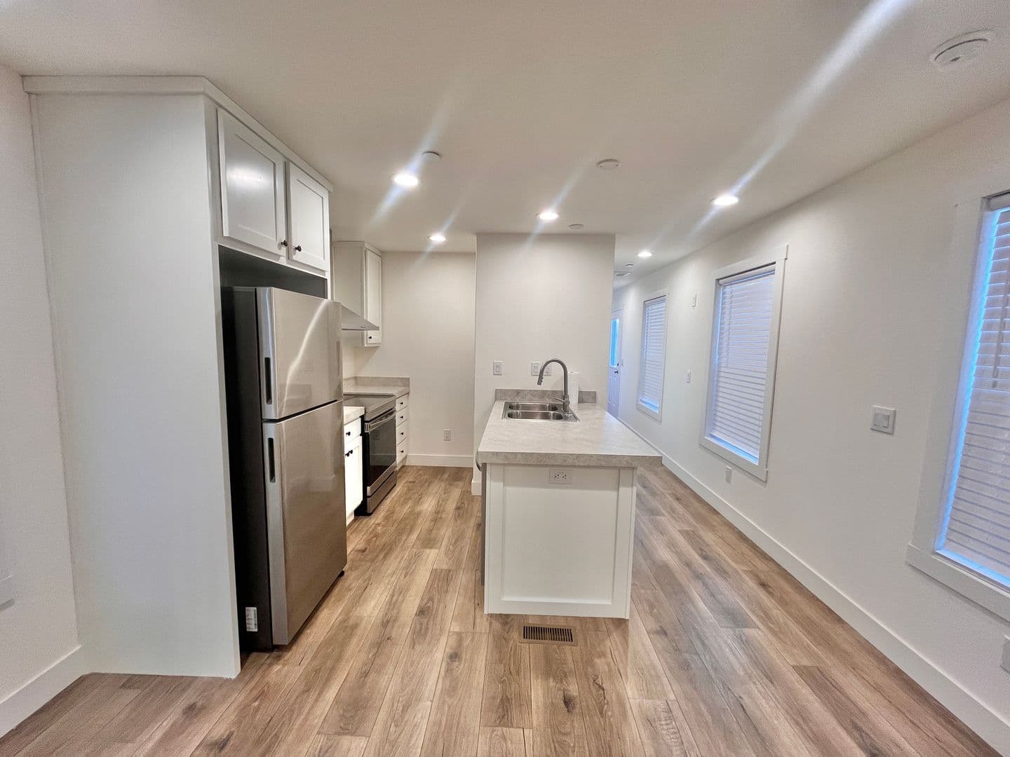Los Banos House: 1602 1/2 Dodder Dr