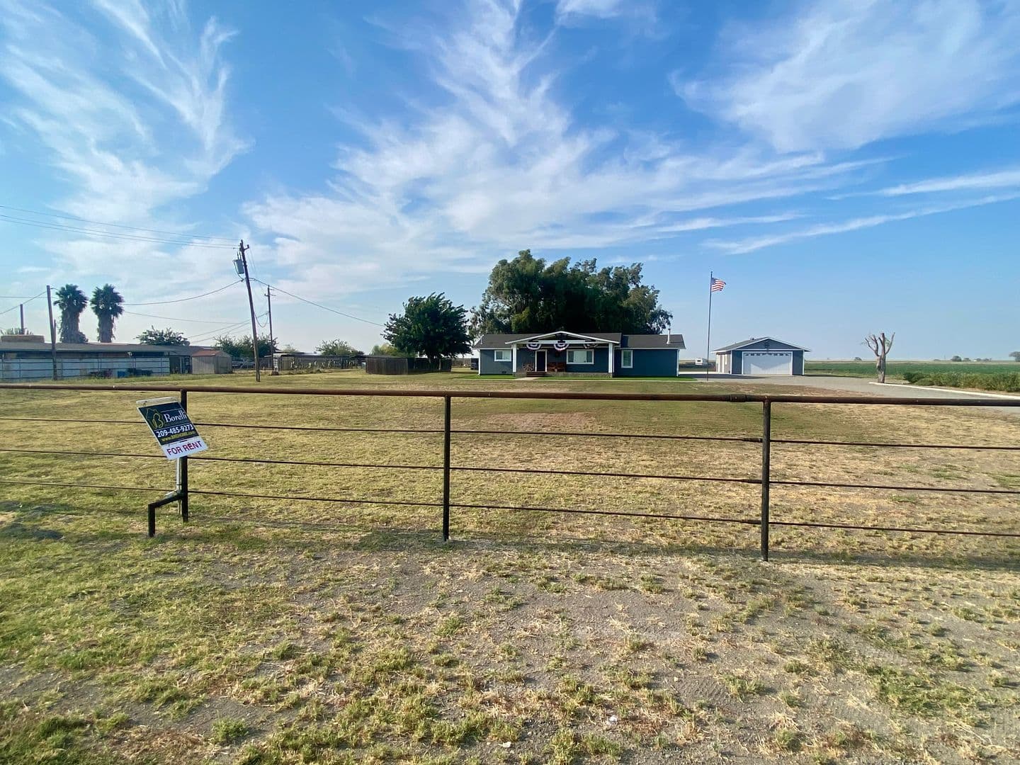 Dos Palos House: 11520 State Highway 152