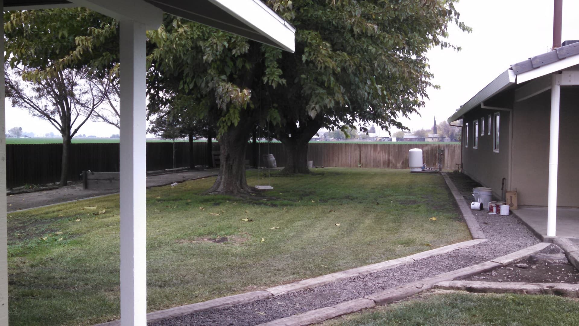 Dos Palos House: 16843 State Hwy 33
