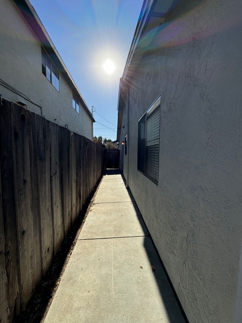Morgan Hill House: 125 E Edmundson Ave #A