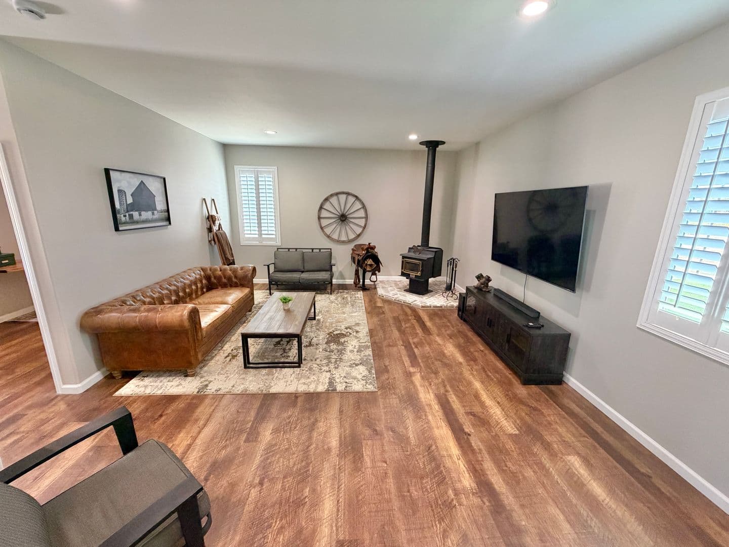 Dos Palos House: 11520 State Highway 152