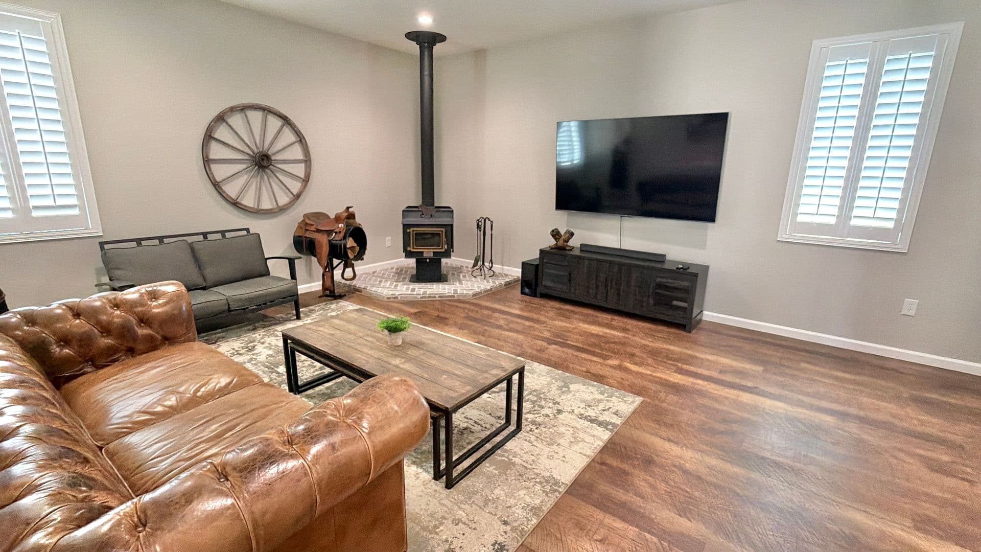 Dos Palos House: 11520 State Highway 152
