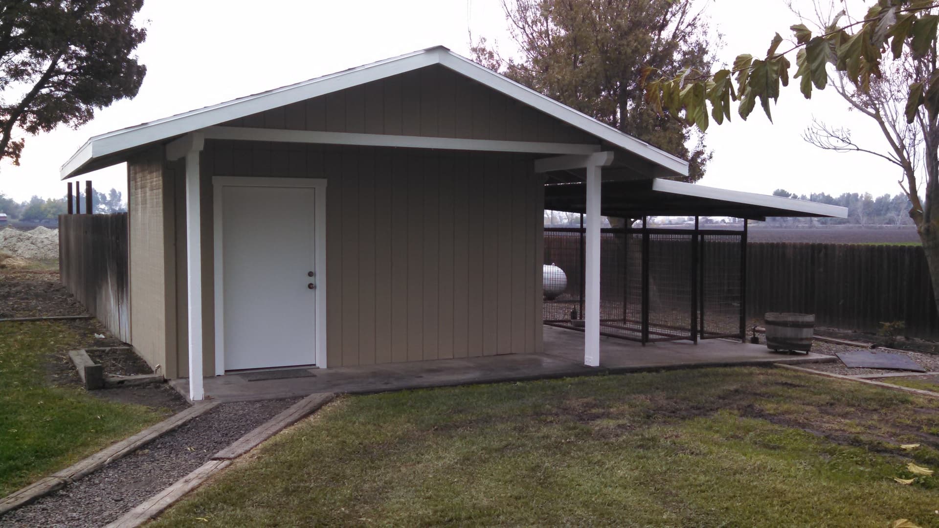 Dos Palos House: 16843 State Hwy 33