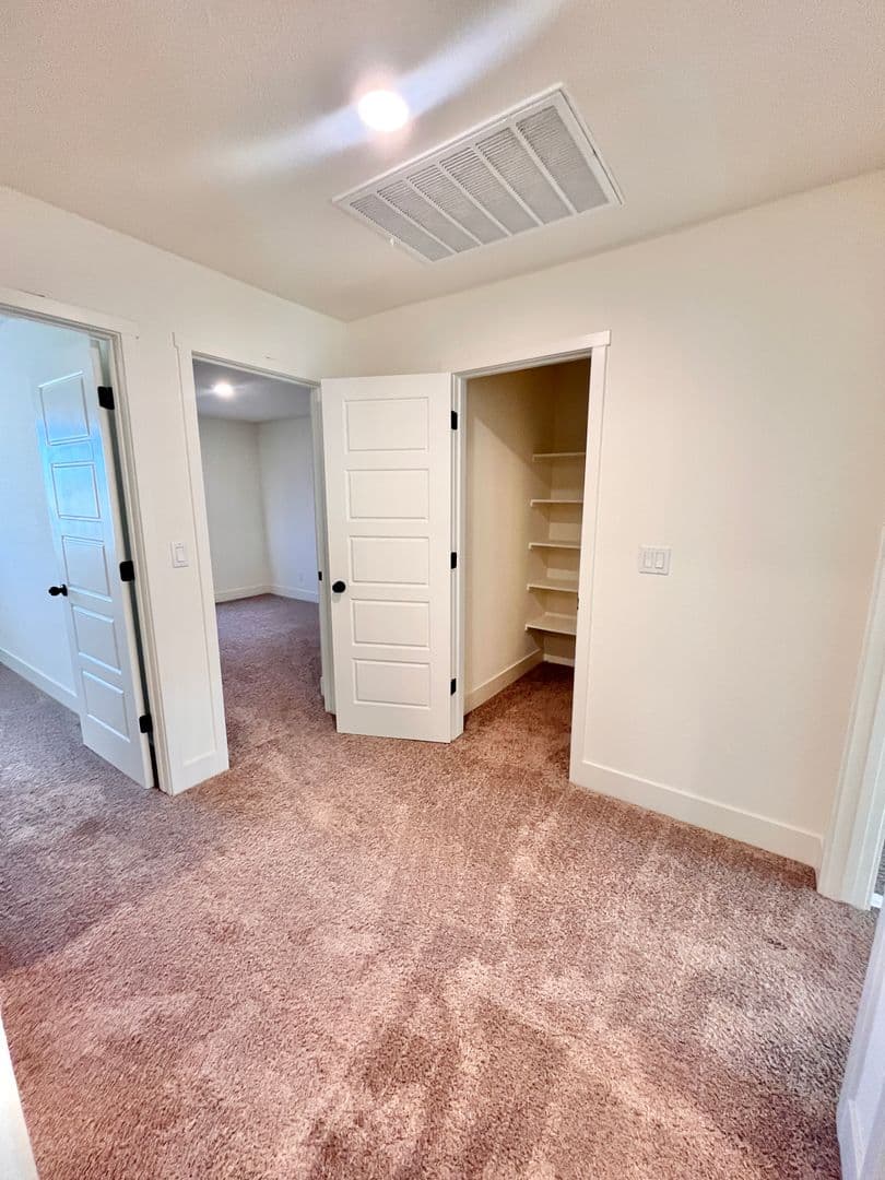 Los Banos House: 1602 Dodder Dr.