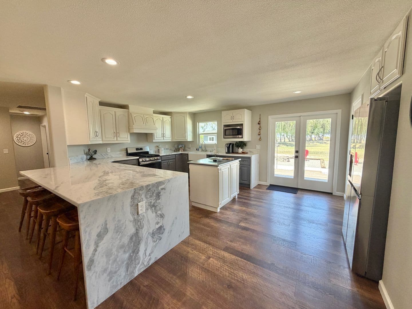 Dos Palos House: 11520 State Highway 152