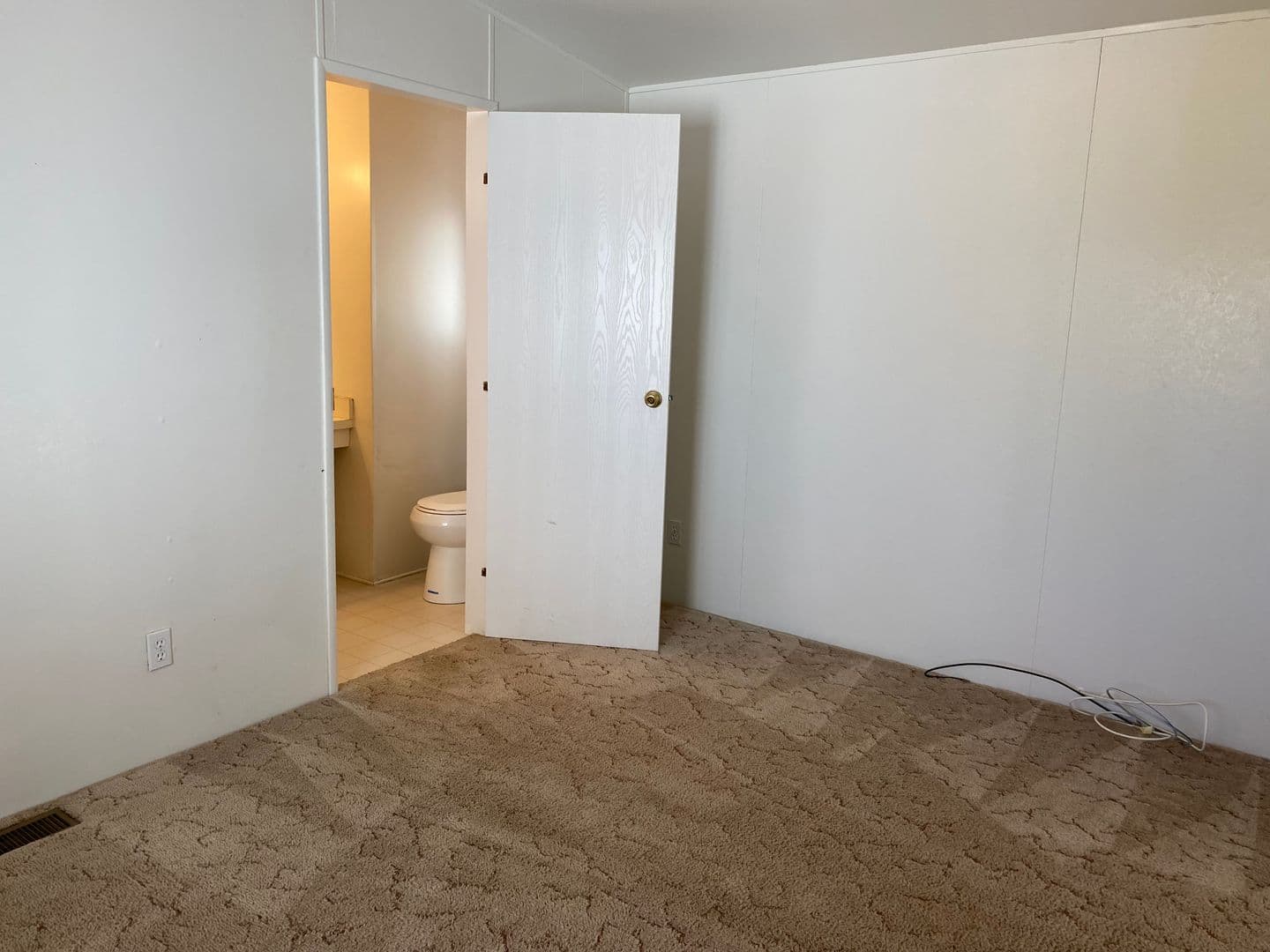 Los Banos House: 12090 Nantes Ave