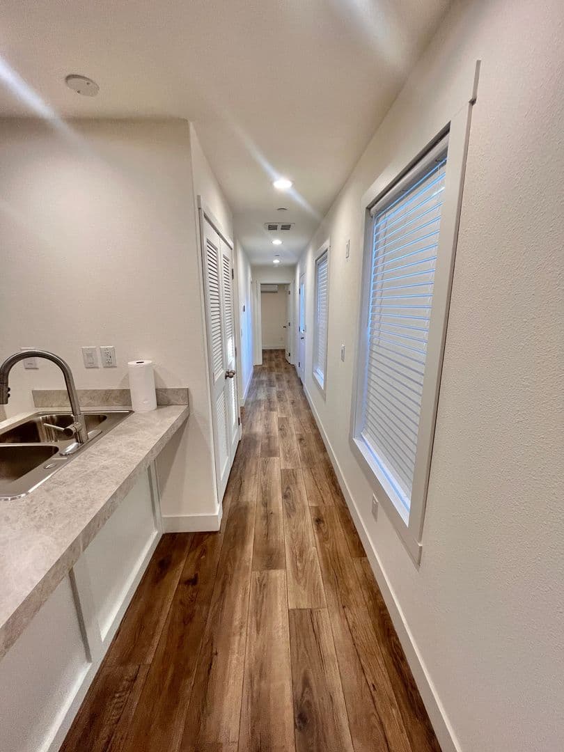 Los Banos House: 1602 1/2 Dodder Dr