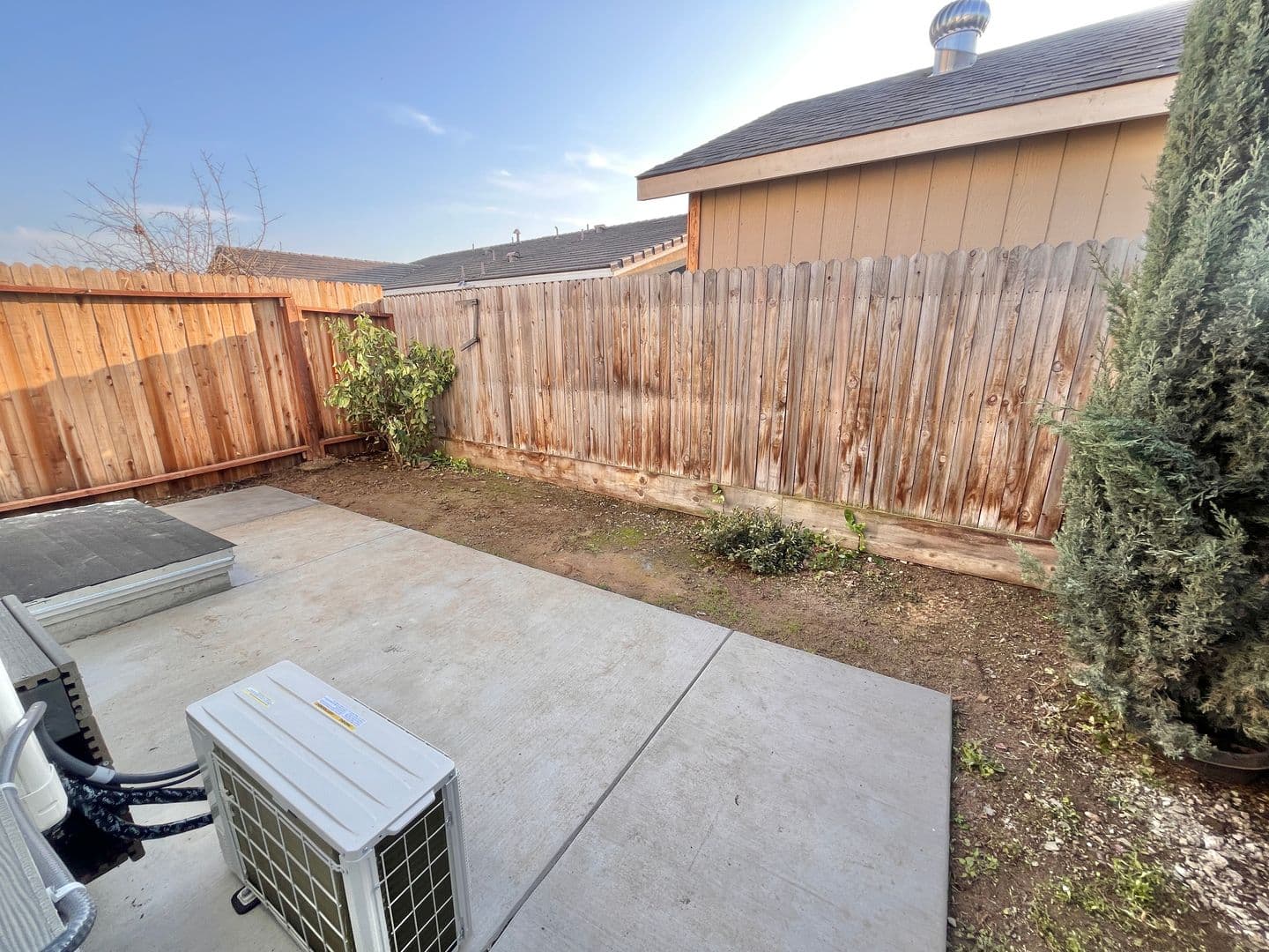 Los Banos House: 1602 1/2 Dodder Dr
