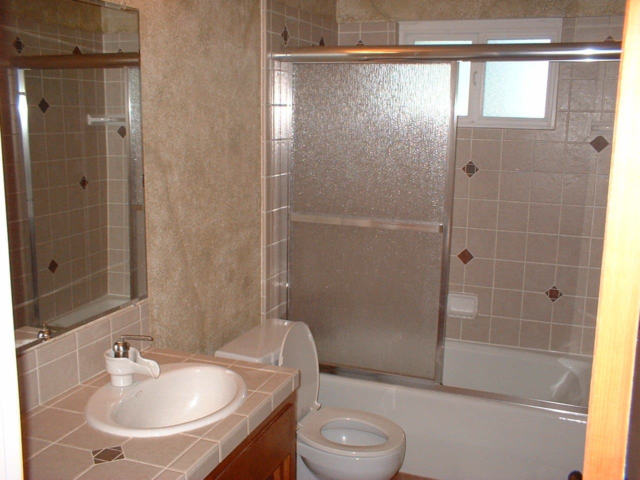 Dos Palos House: 16843 State Hwy 33