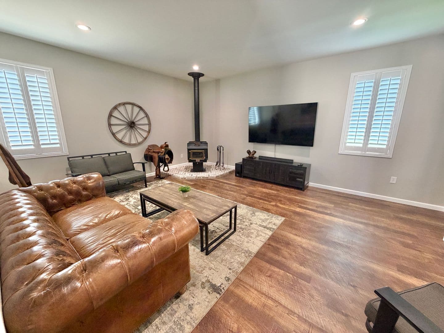 Dos Palos House: 11520 State Highway 152