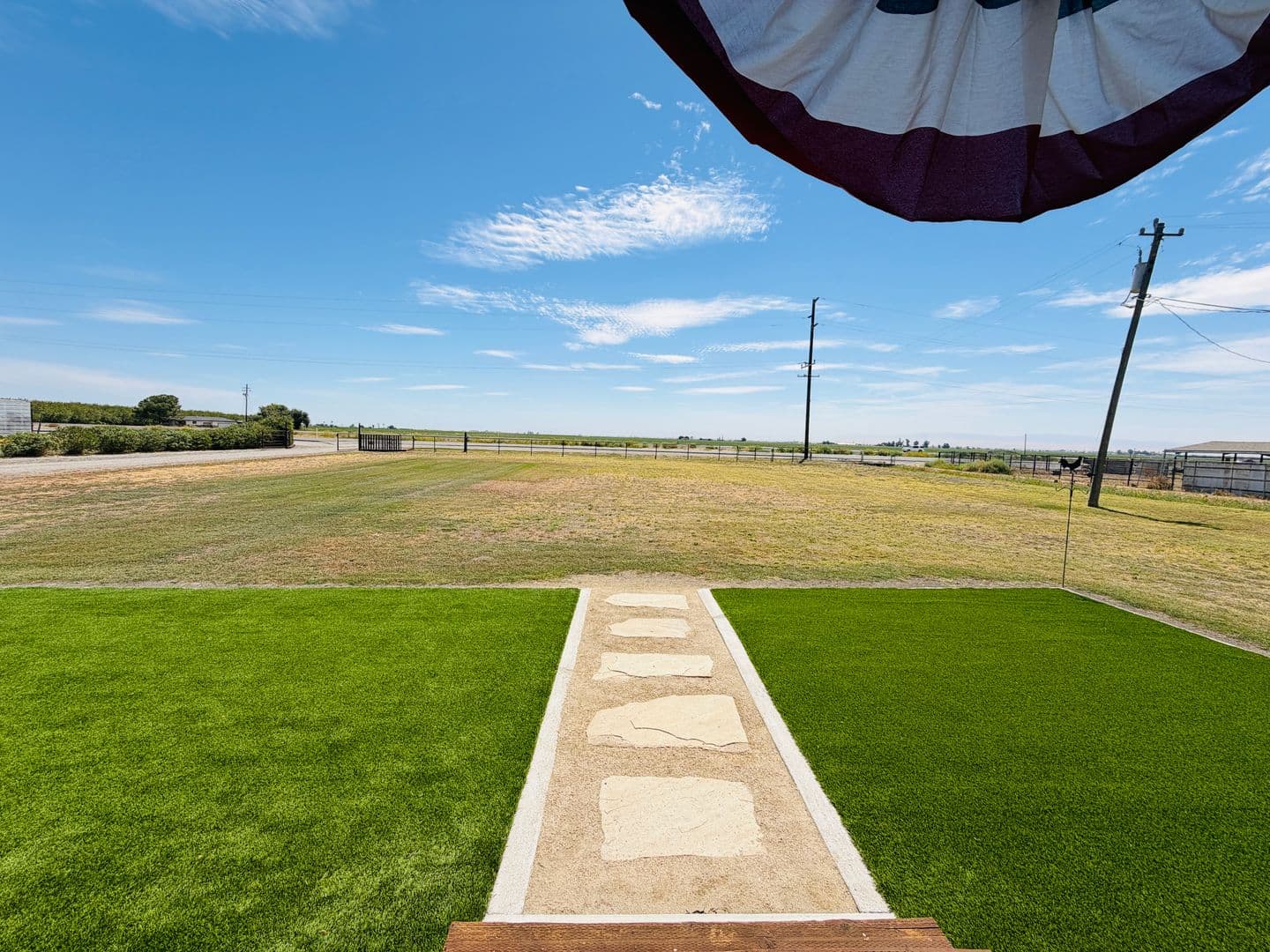 Dos Palos House: 11520 State Highway 152