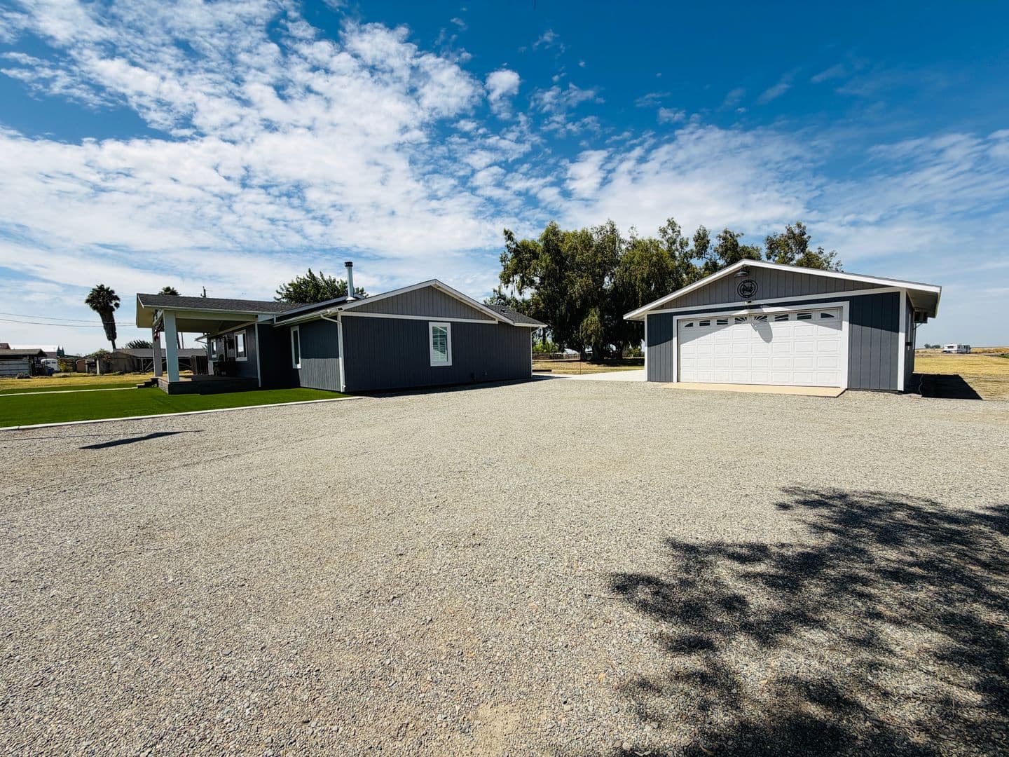 Dos Palos House: 11520 State Highway 152