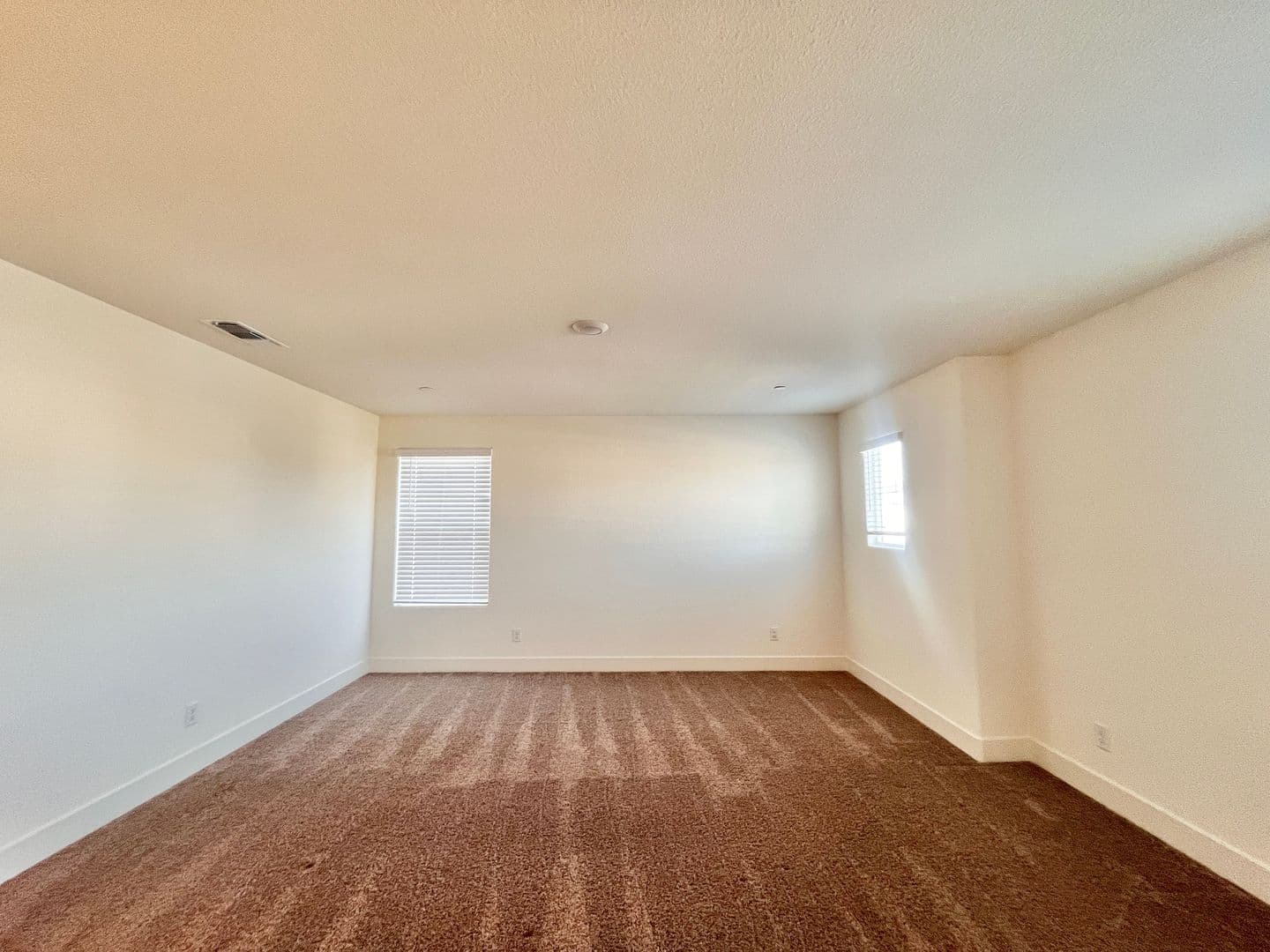 Los Banos House: 1602 Dodder Dr.