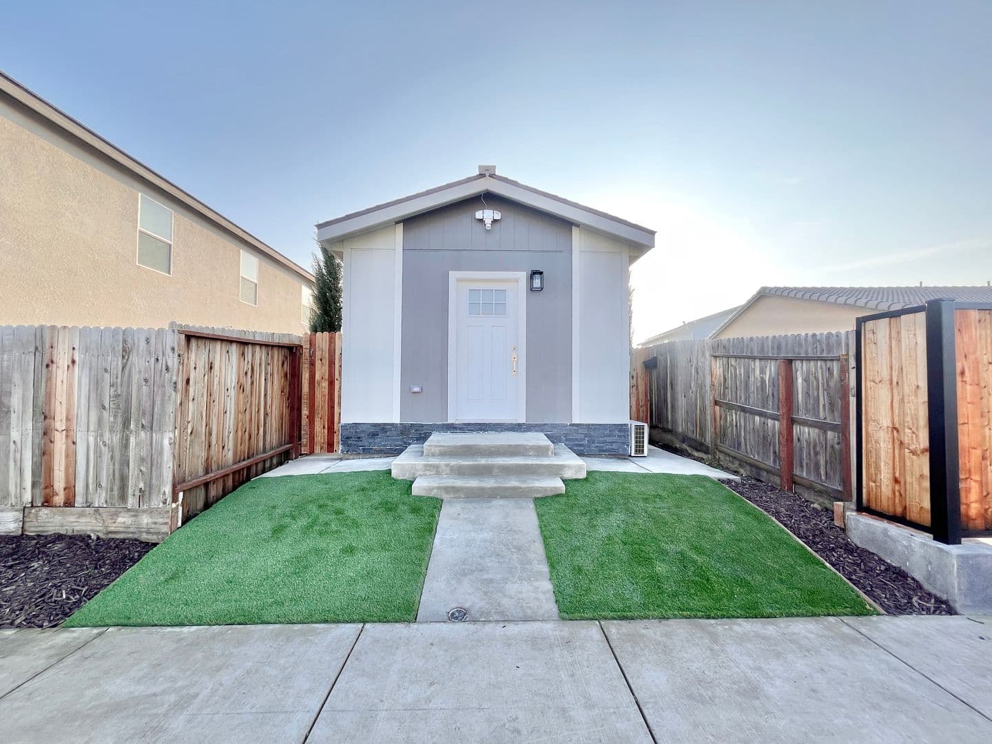 Los Banos House: 1602 1/2 Dodder Dr
