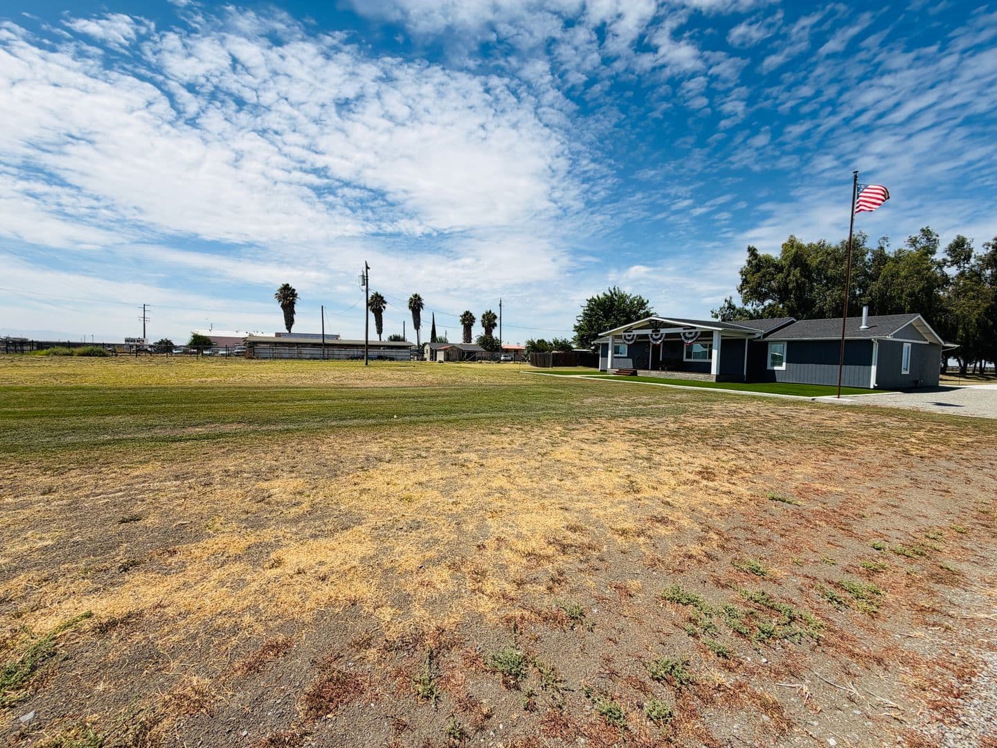 Dos Palos House: 11520 State Highway 152