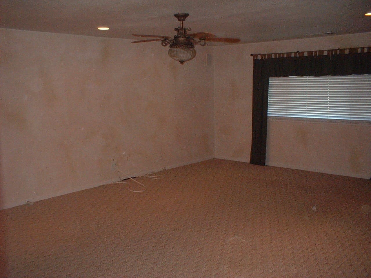 Dos Palos House: 16843 State Hwy 33