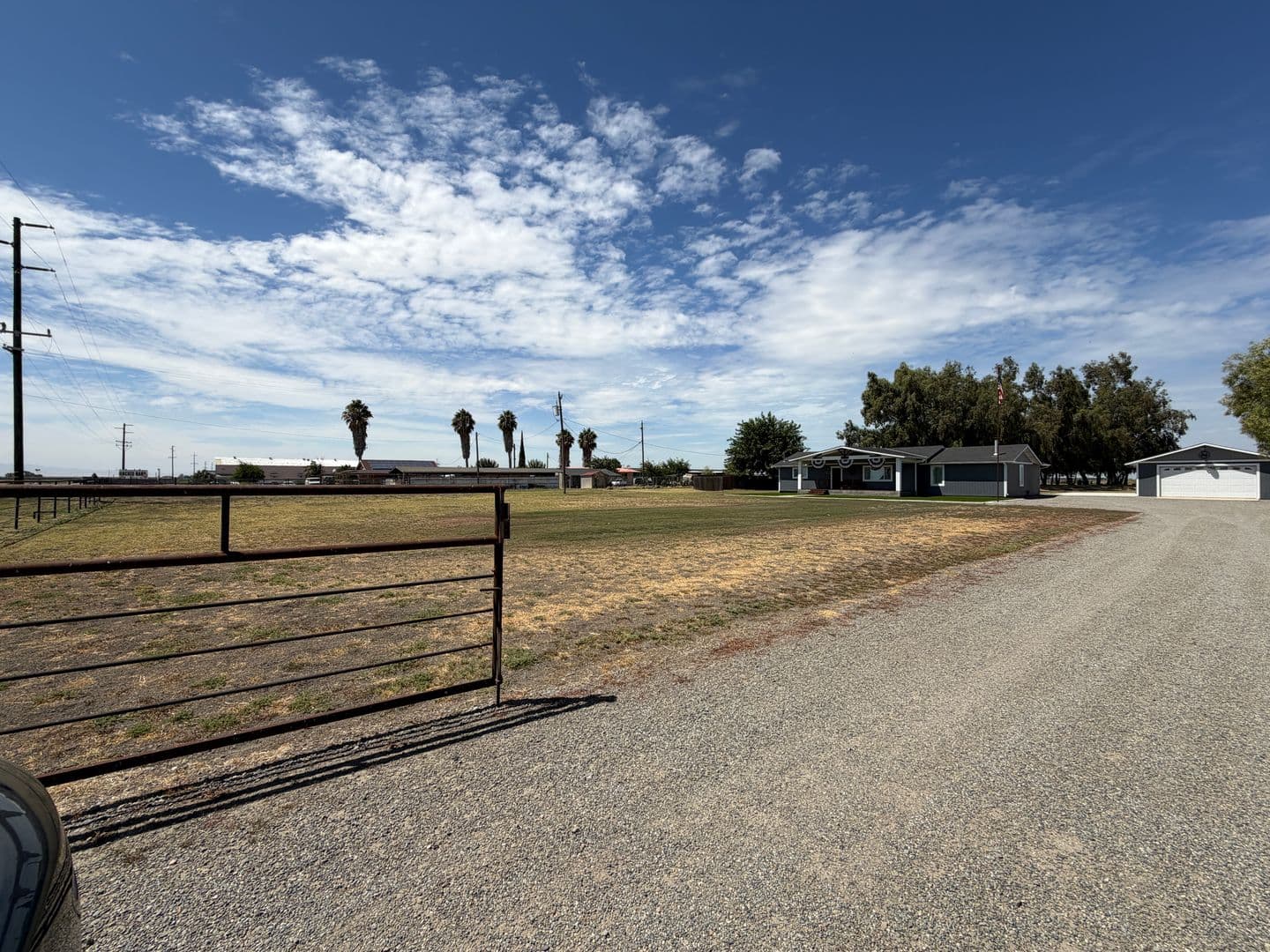 Dos Palos House: 11520 State Highway 152