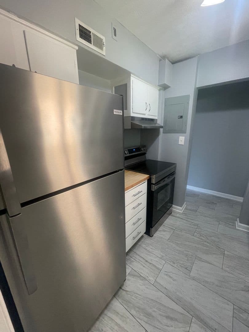 Kettering Apartment: 2358 S Patterson Boulevard