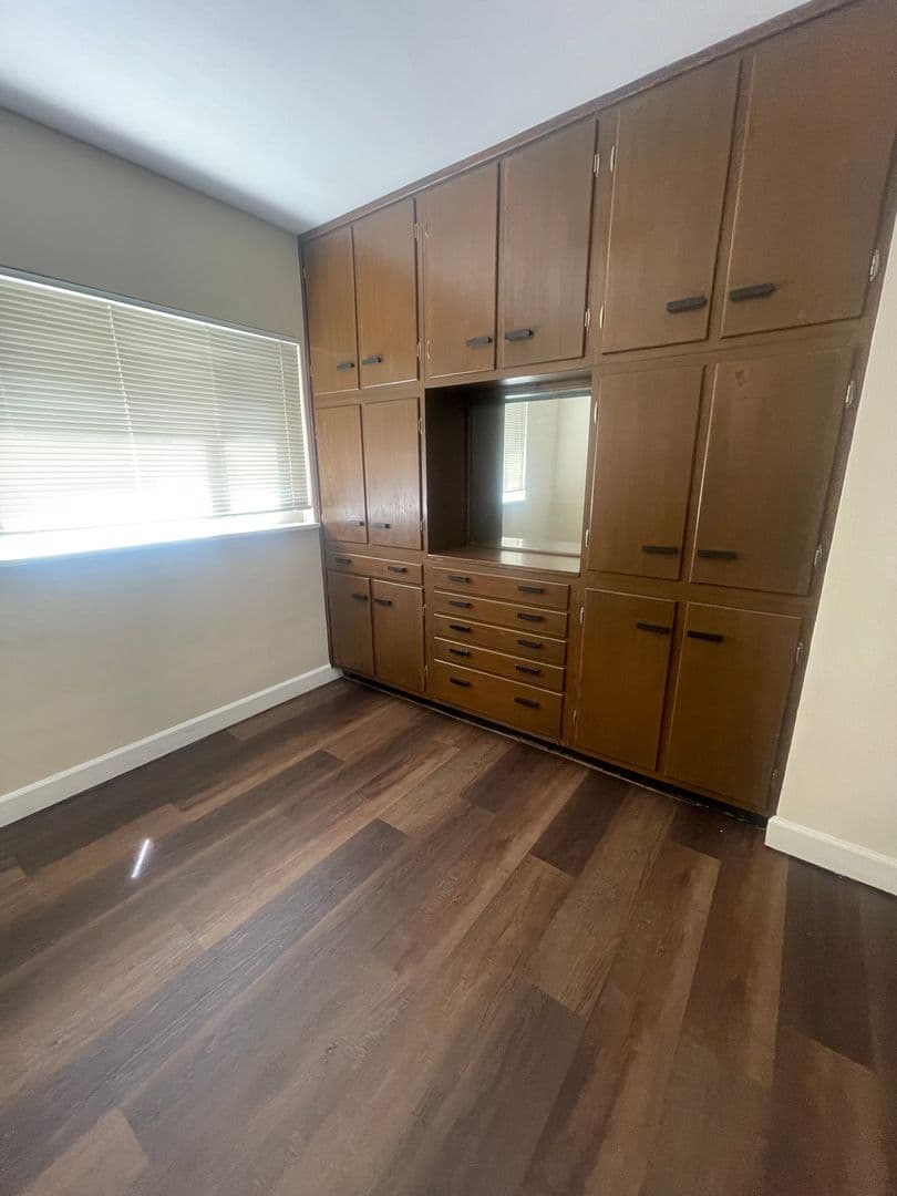 Kettering Apartment: 2366 S Patterson Boulevard