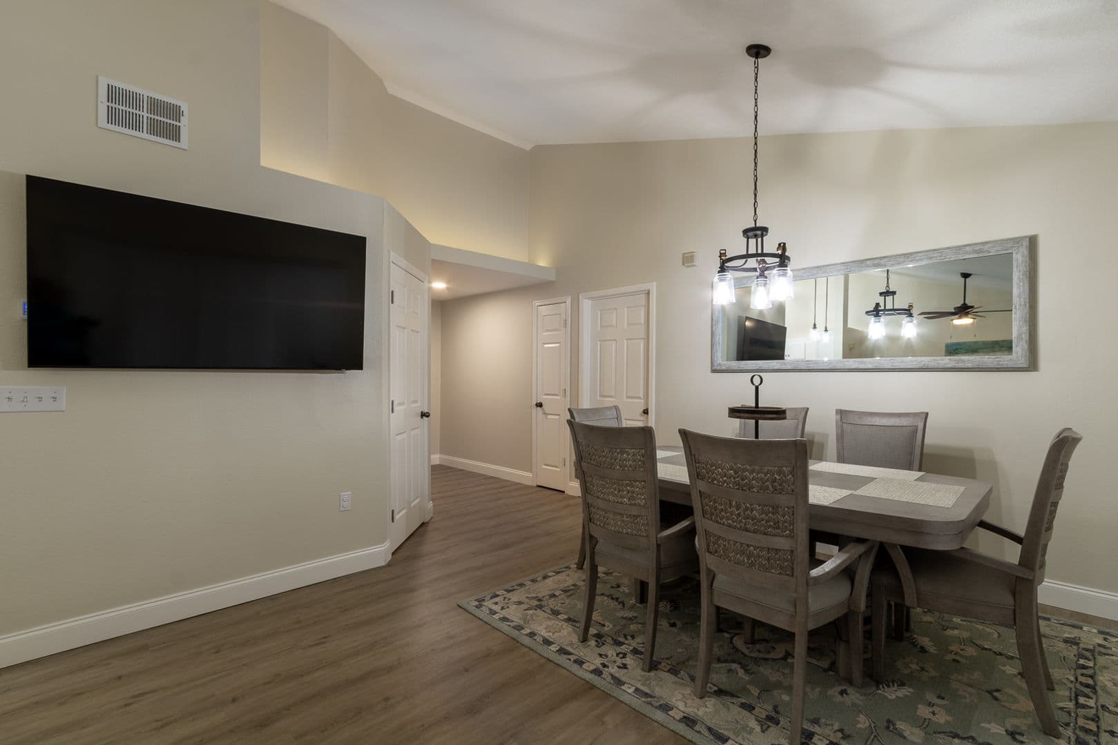 Gainesville House: 10000 SW 52nd Ave