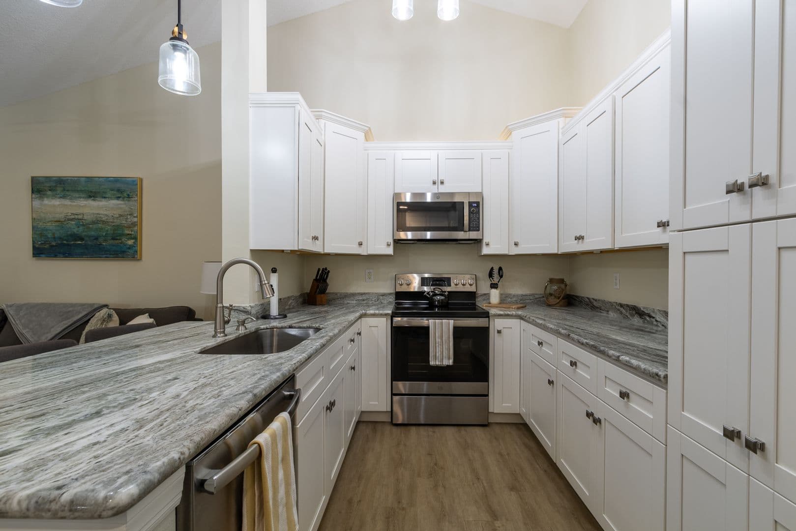 Gainesville House: 10000 SW 52nd Ave