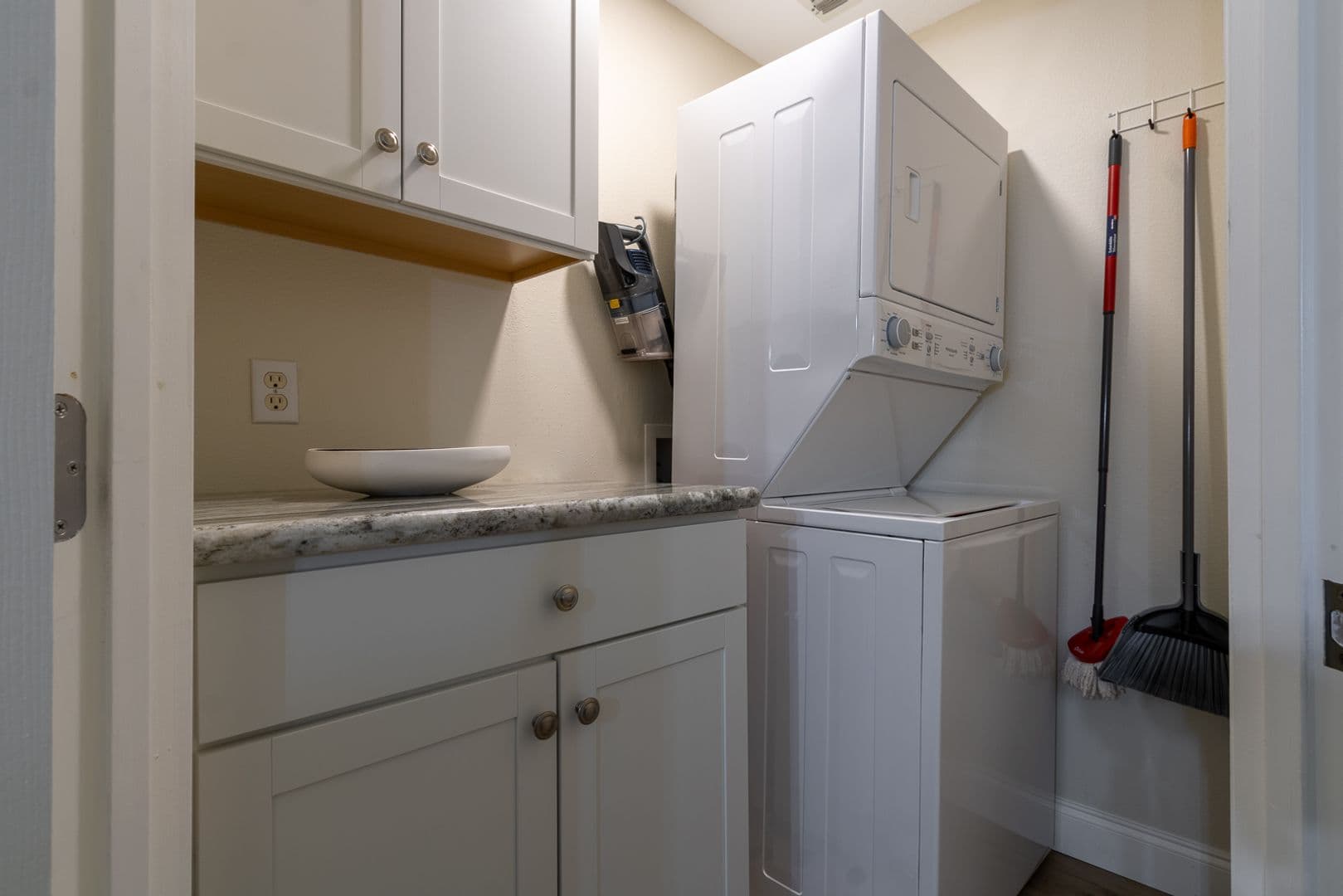 Gainesville House: 10000 SW 52nd Ave