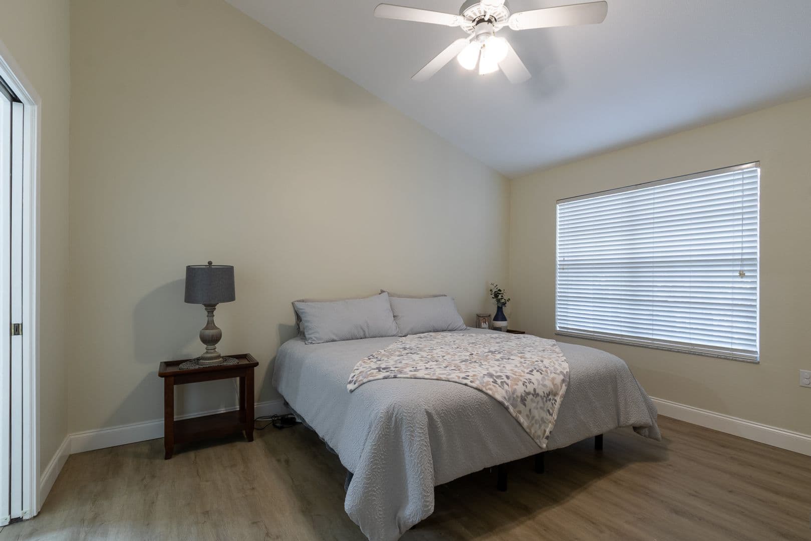 Gainesville House: 10000 SW 52nd Ave