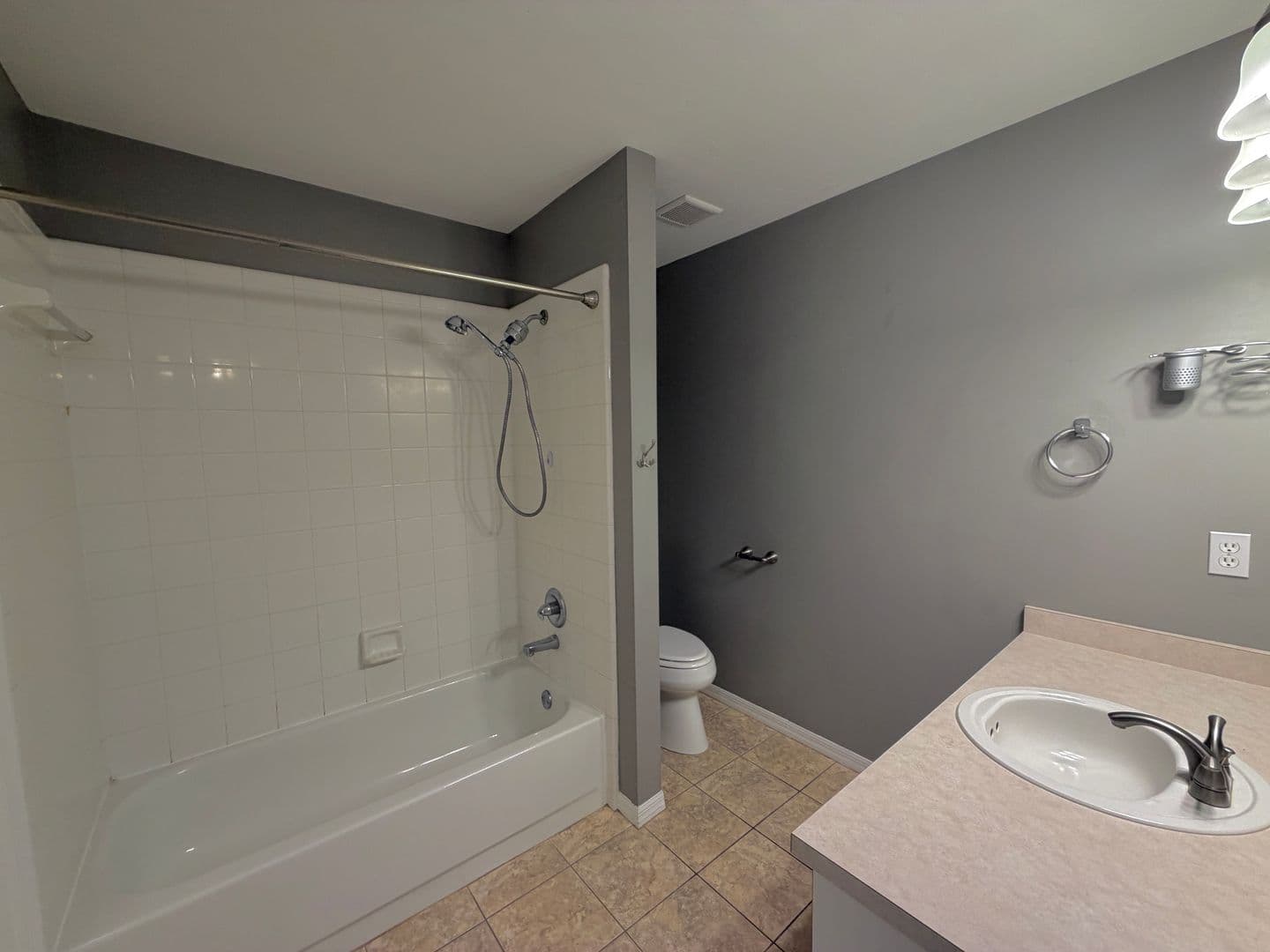 Gainesville House: 3946 NW 59th Ave