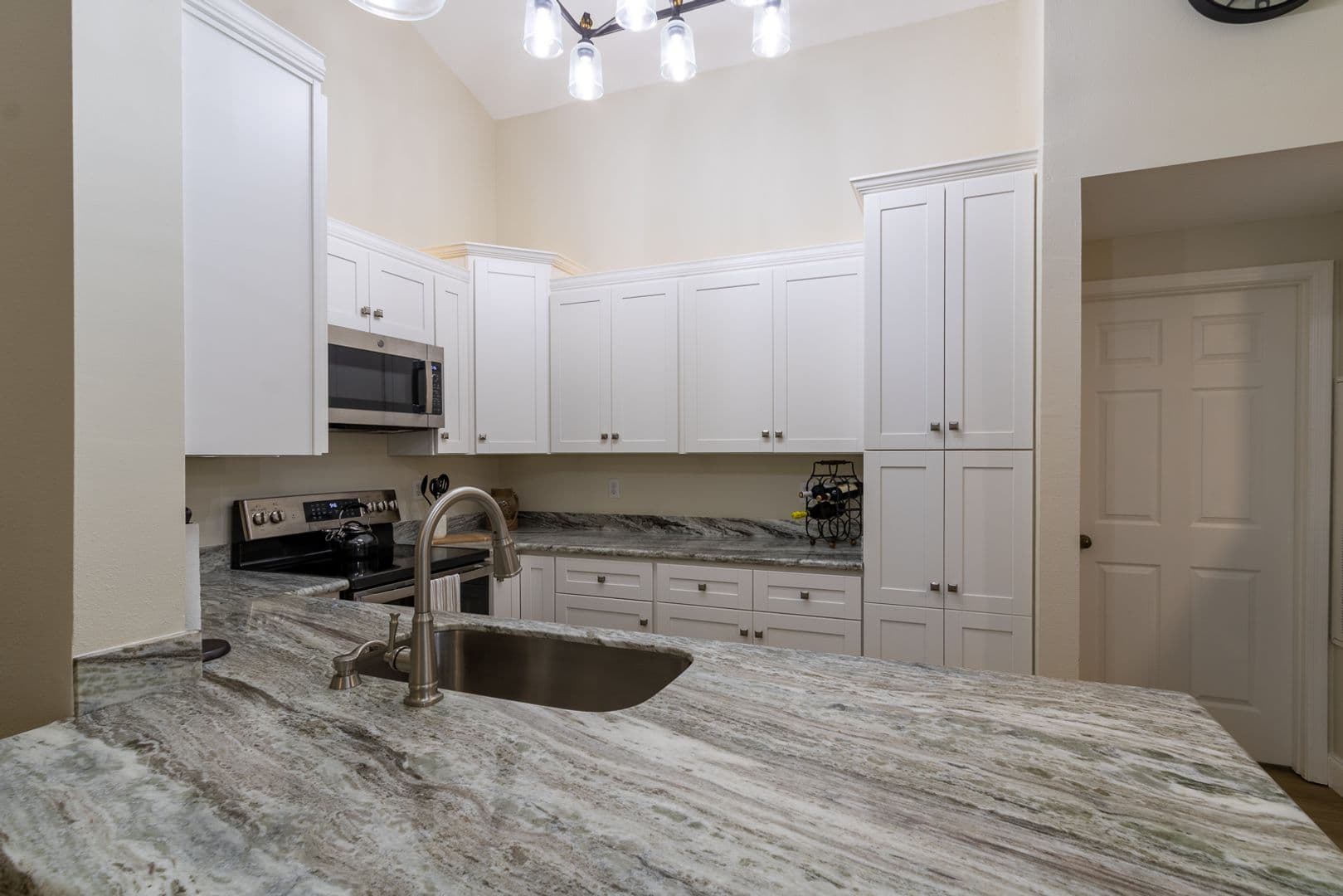 Gainesville House: 10000 SW 52nd Ave