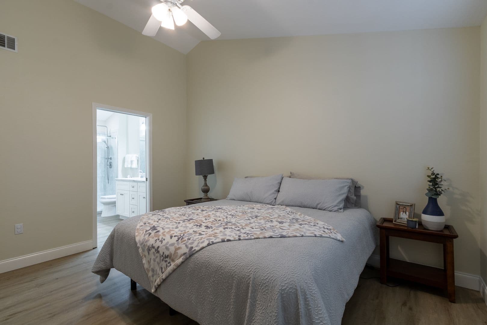 Gainesville House: 10000 SW 52nd Ave