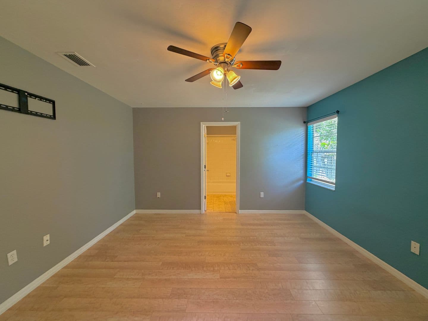 Gainesville House: 3946 NW 59th Ave
