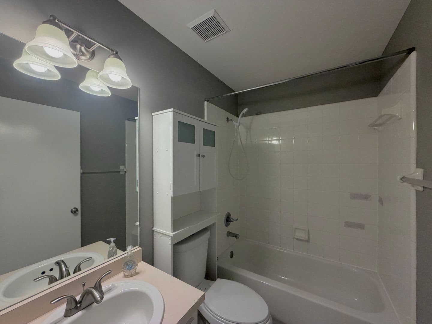 Gainesville House: 3946 NW 59th Ave