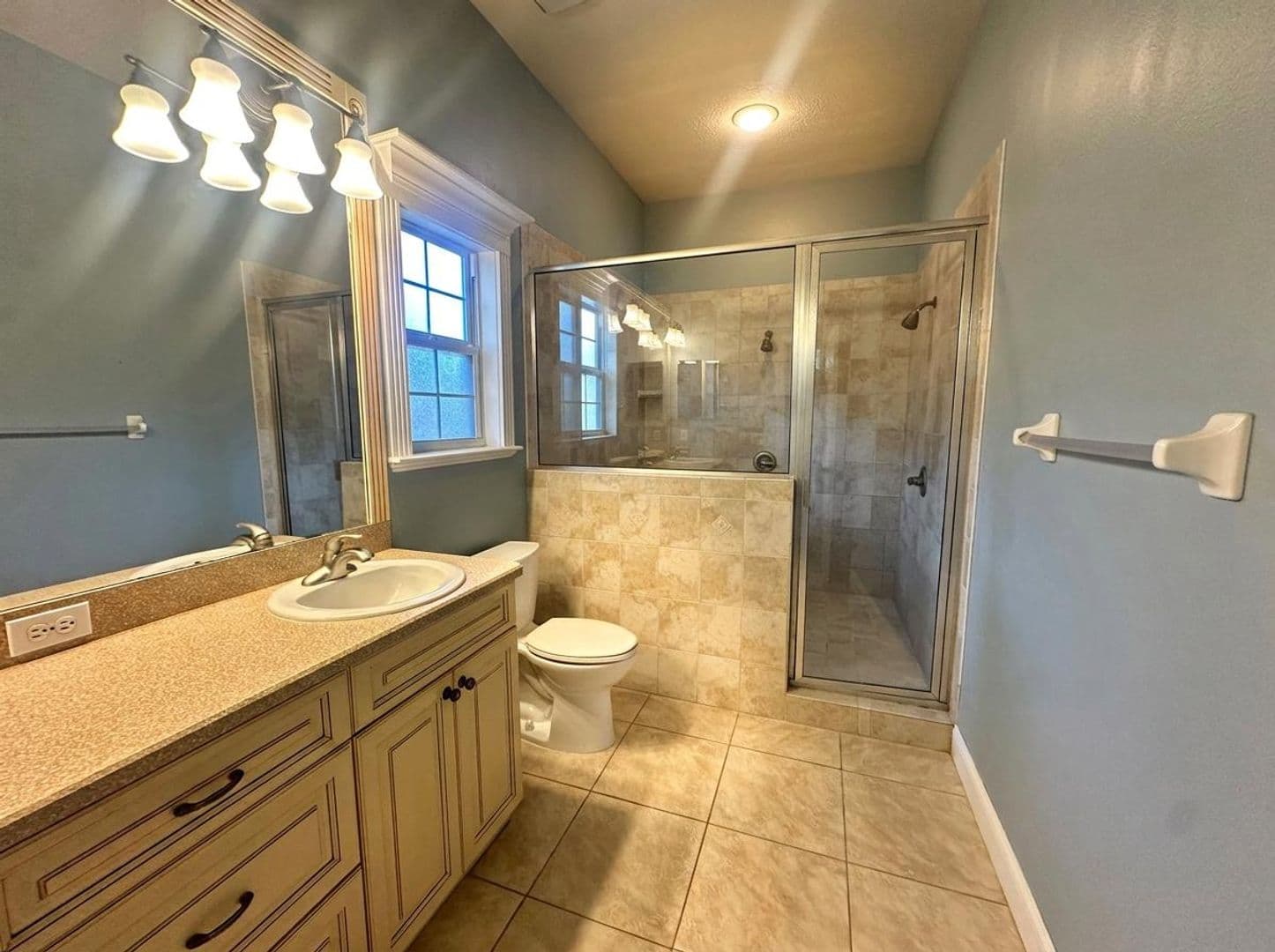 Alachua House: 7107 NW 121st Ave
