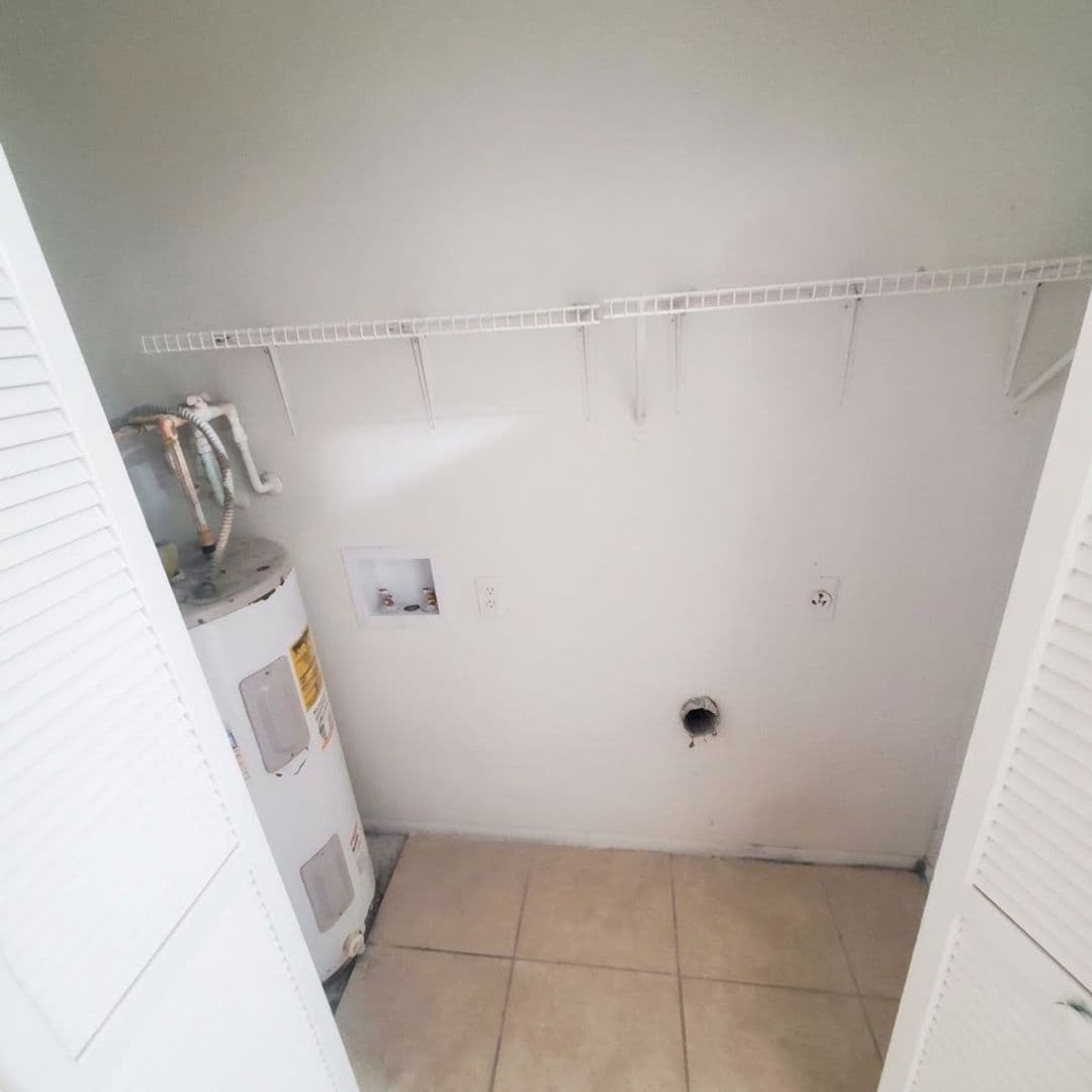 Lakeland Apartment: 7618 Chase Rd
