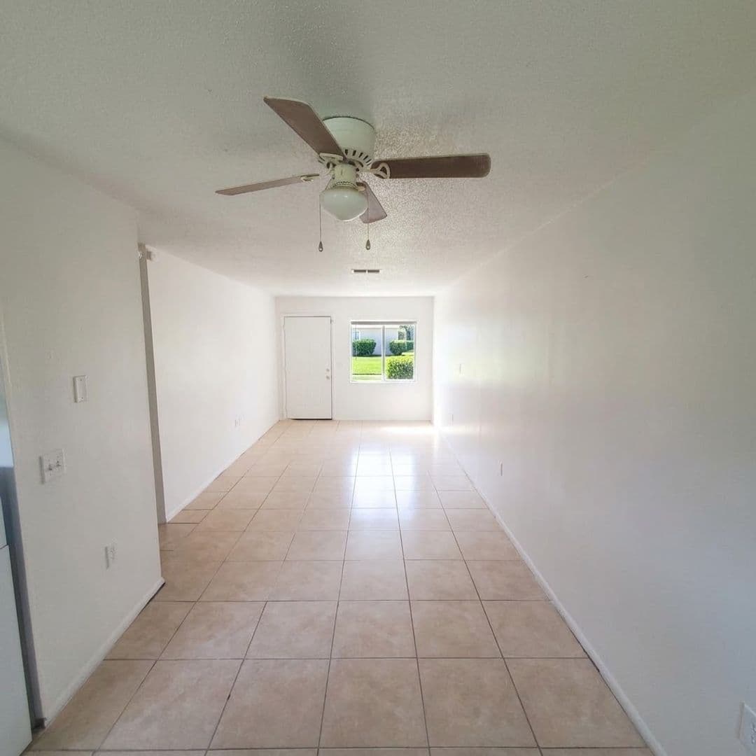 Lakeland Apartment: 7618 Chase Rd