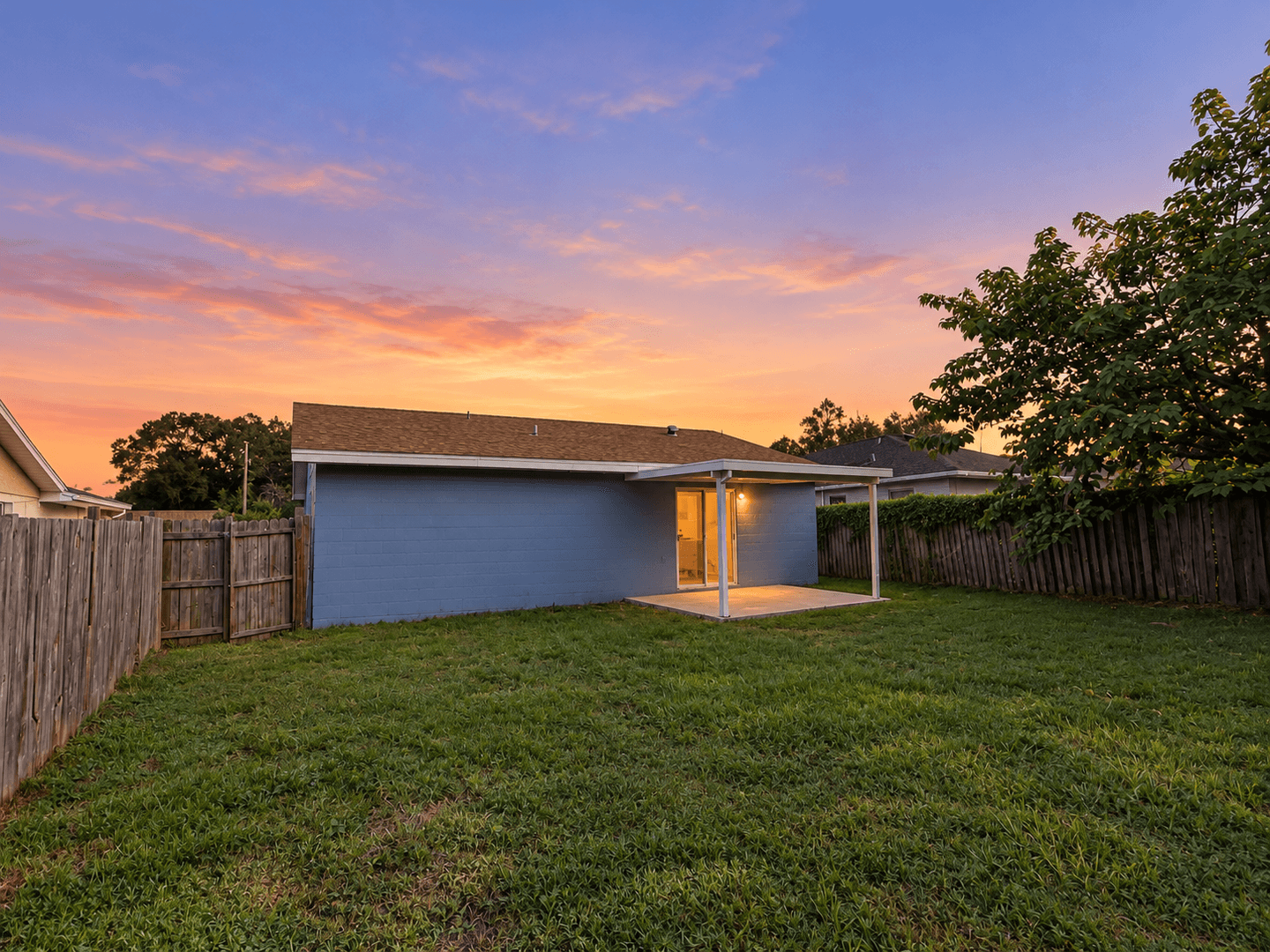 Lakeland House: 2038 Somerville Ln