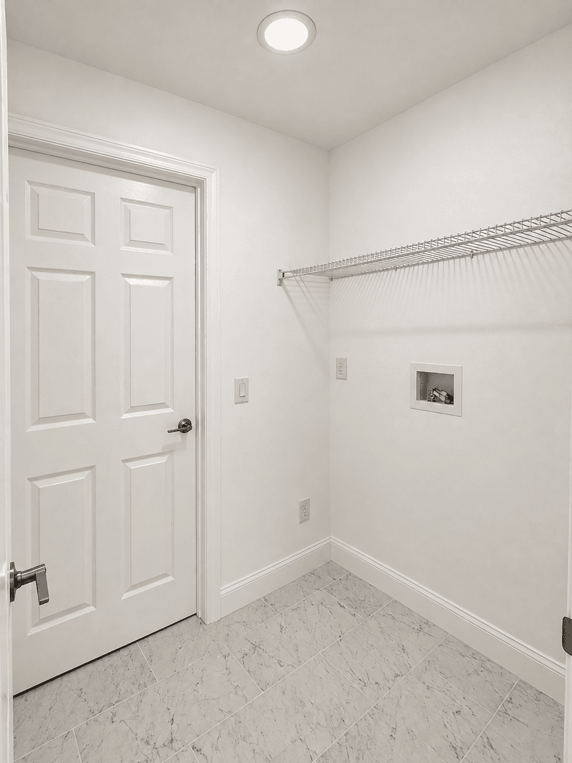 Lakeland House: 2038 Somerville Ln