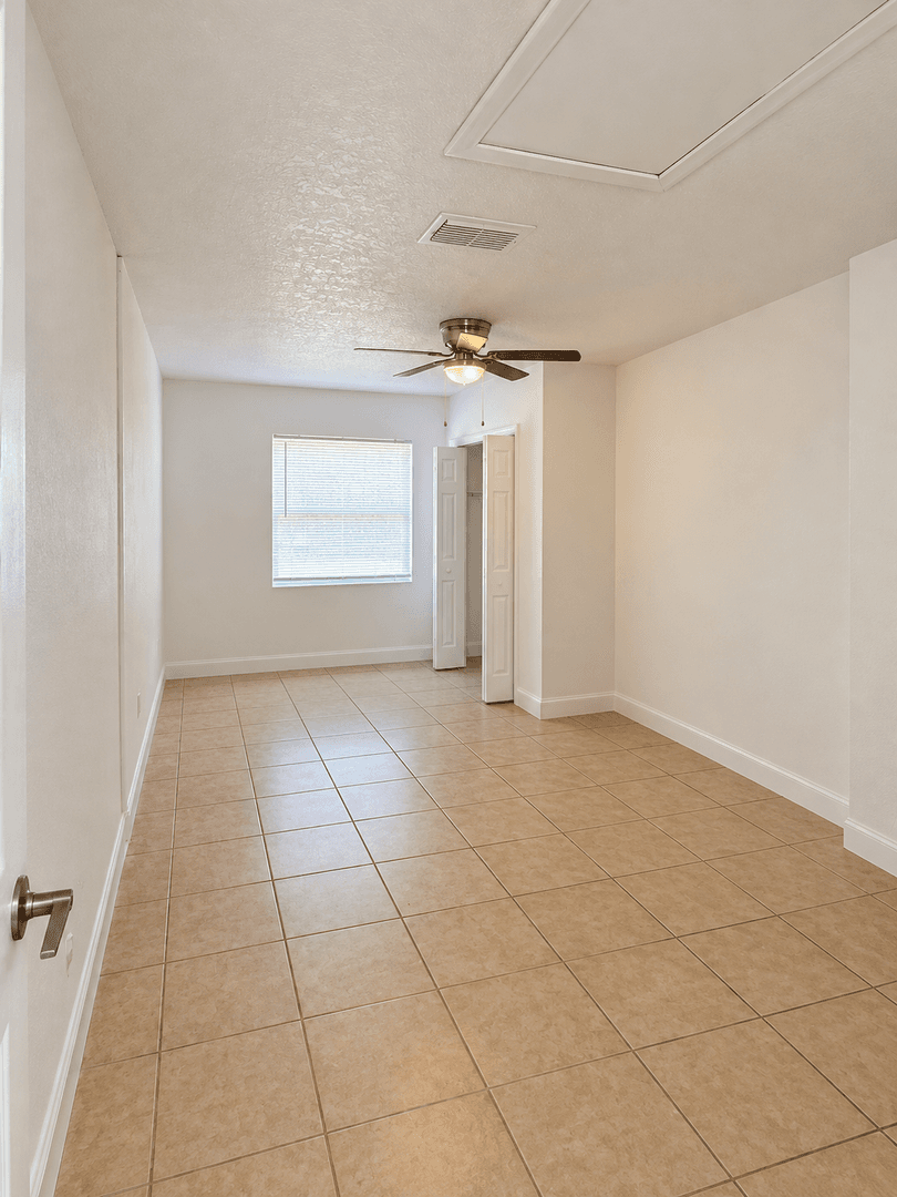 Lakeland House: 2038 Somerville Ln
