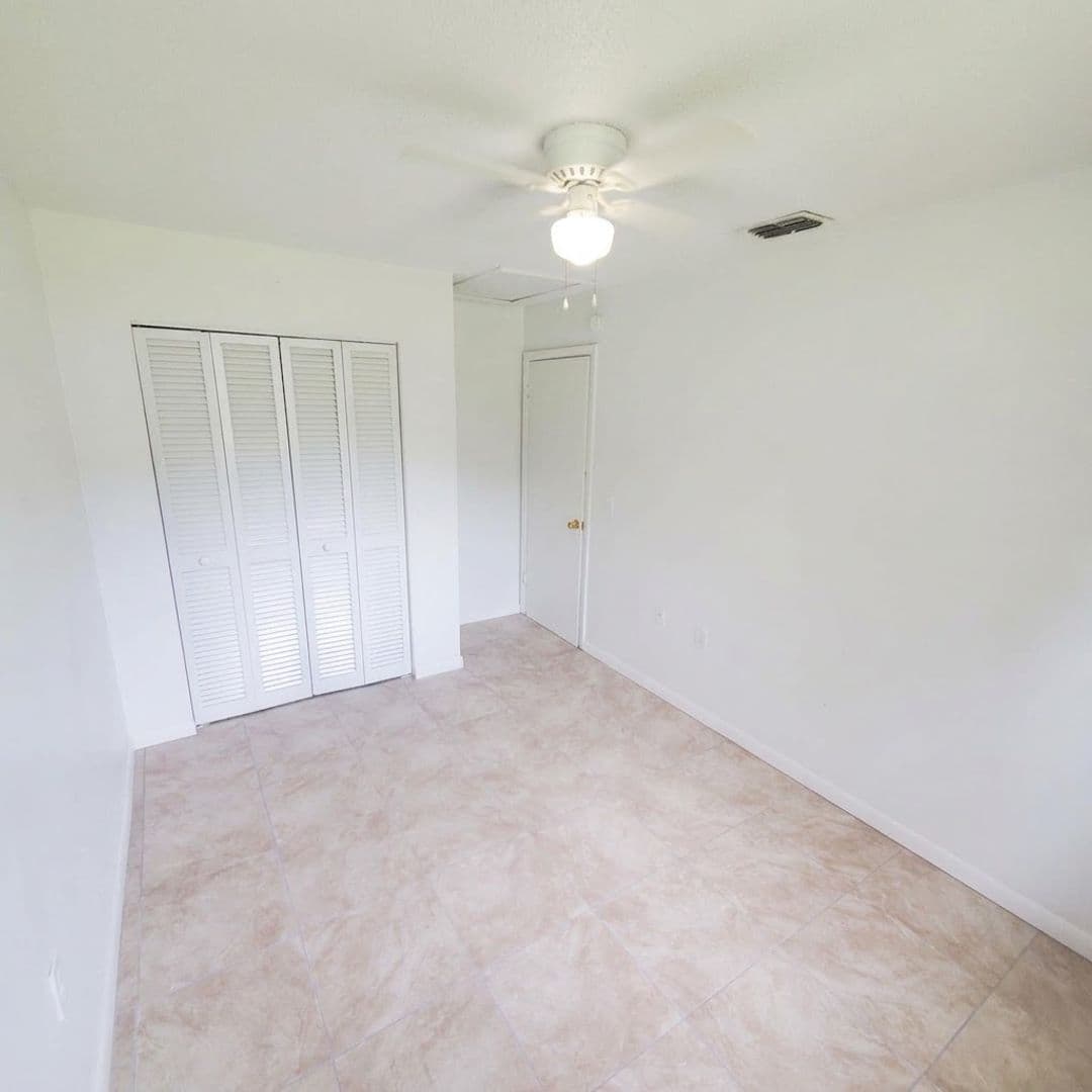 Lakeland Apartment: 7618 Chase Rd
