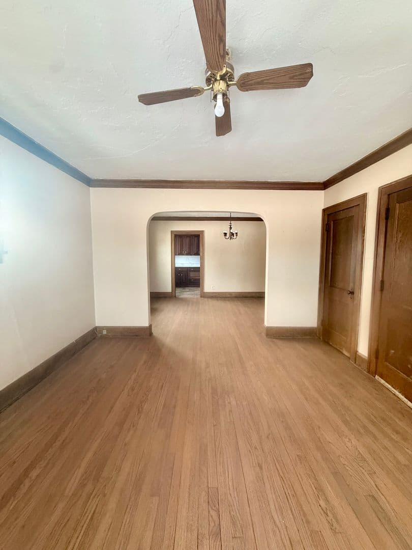 Rockford Apartment: 1609 17th Ave