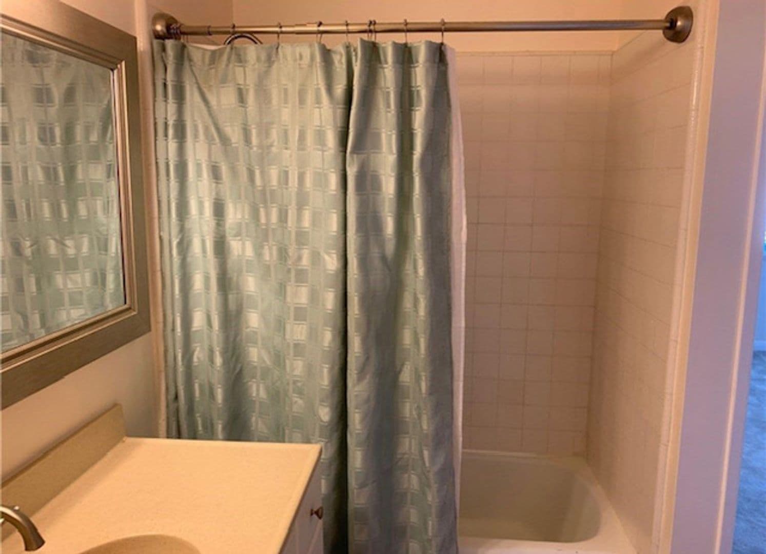 Costa Mesa House: 2336 Minuteman Way