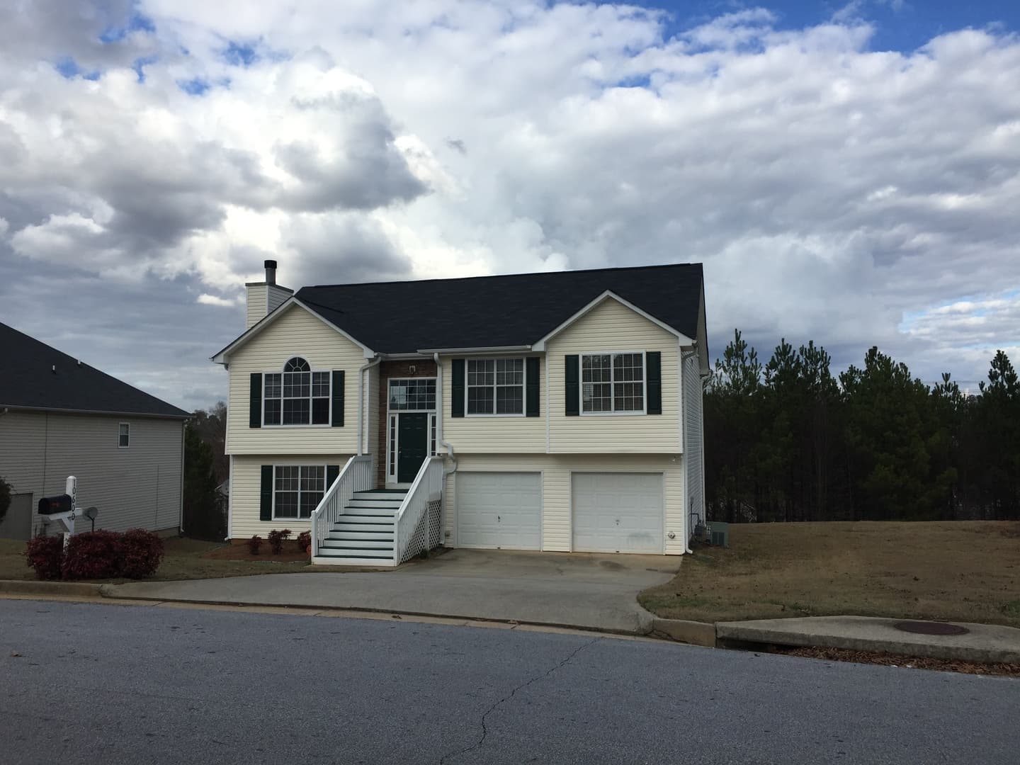 Jonesboro House: 10600 Redbud Lane