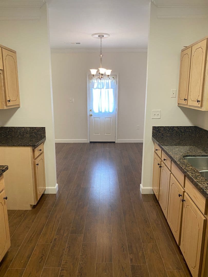 Jonesboro House: 244 Windemere Way