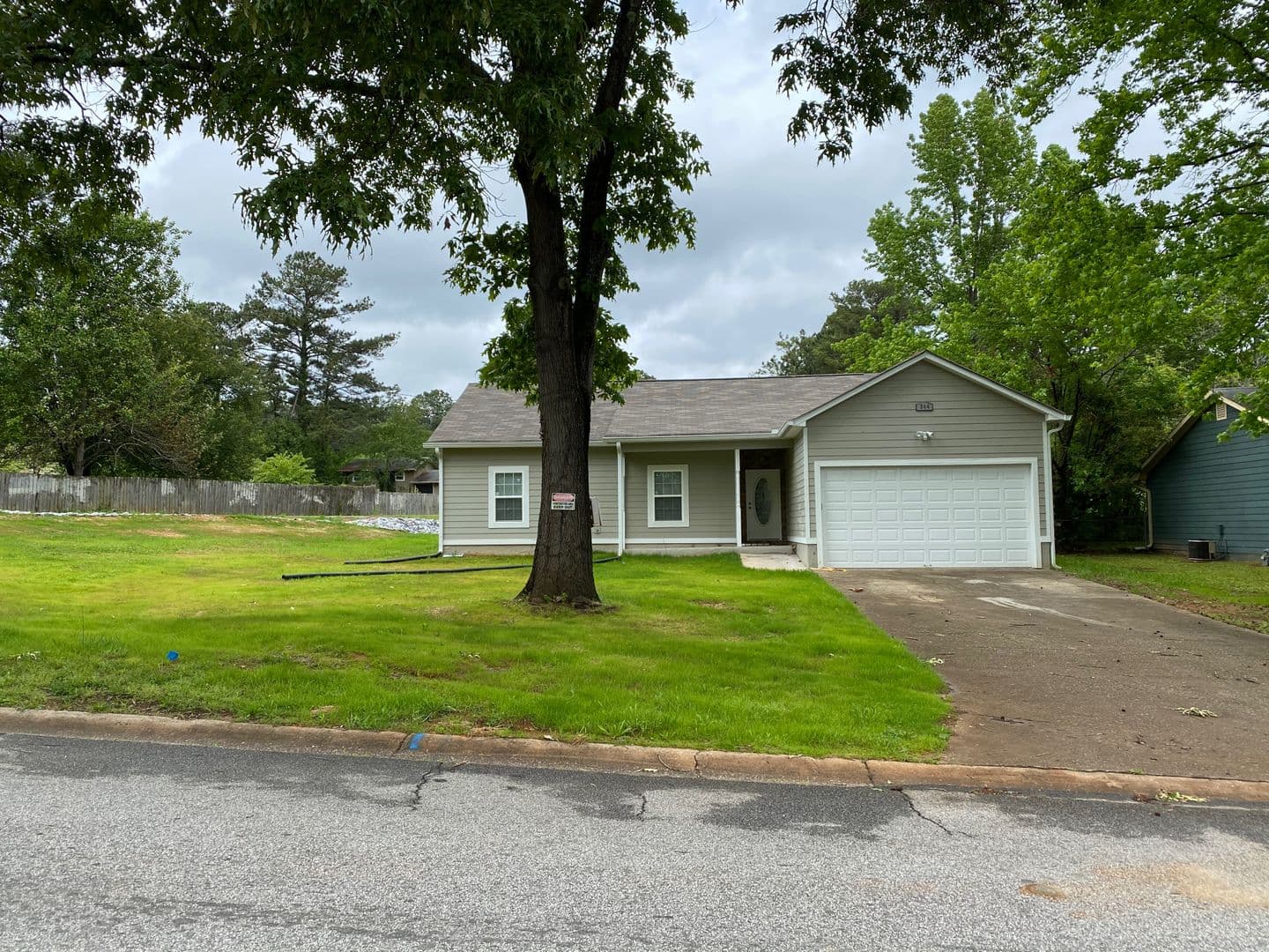 Jonesboro House: 244 Windemere Way
