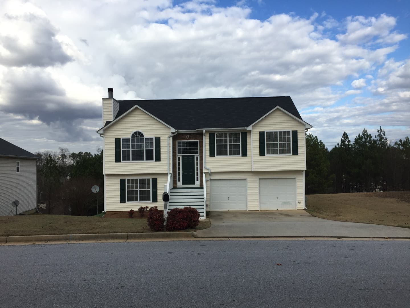 Jonesboro House: 10600 Redbud Lane