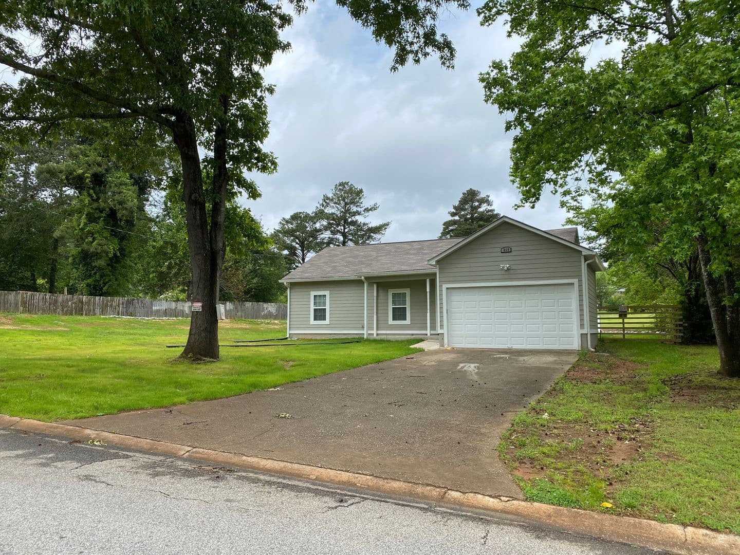 Jonesboro House: 244 Windemere Way