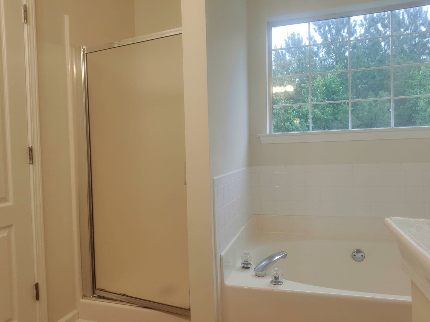 Jonesboro House: 10600 Redbud Lane