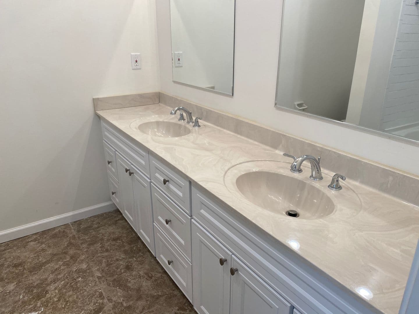 Jonesboro House: 244 Windemere Way