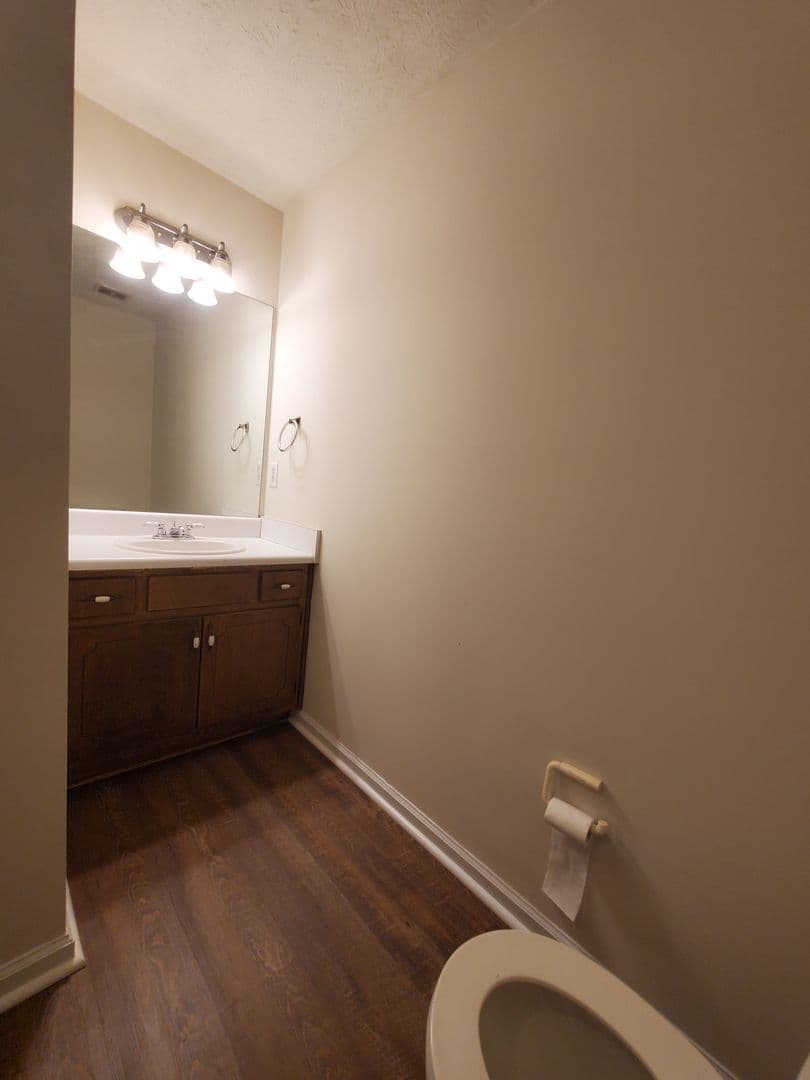 Stockbridge House: 217 Sweetgum Lane